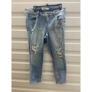 Torrid distressed cropped boyfriend jeans size 16